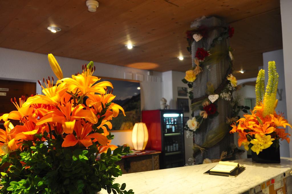 Poschiavo Suisse Hotel & Traditional Fondue Stube Bagian luar foto