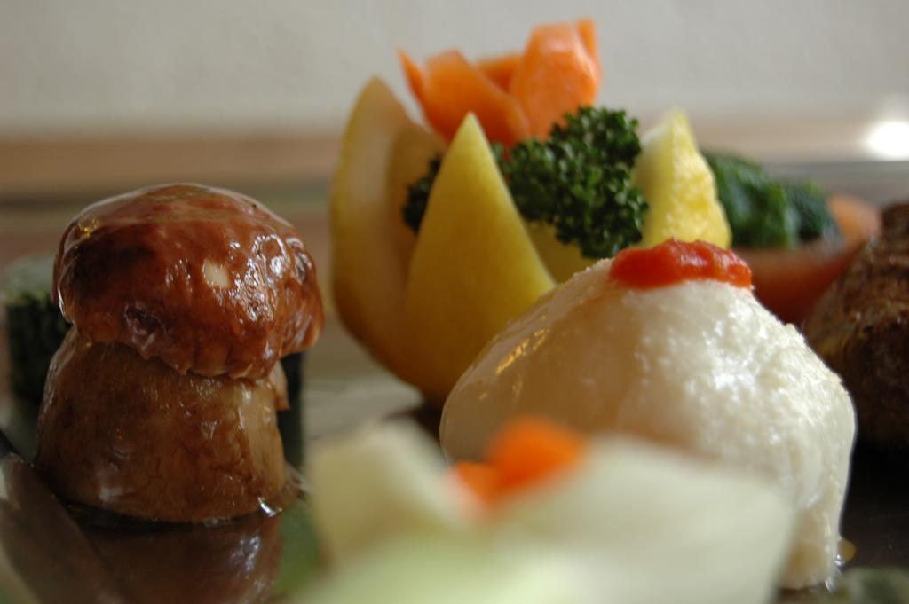 Poschiavo Suisse Hotel & Traditional Fondue Stube Bagian luar foto