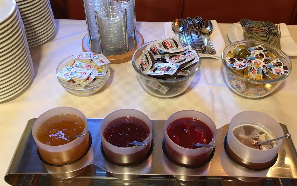 Poschiavo Suisse Hotel & Traditional Fondue Stube Bagian luar foto