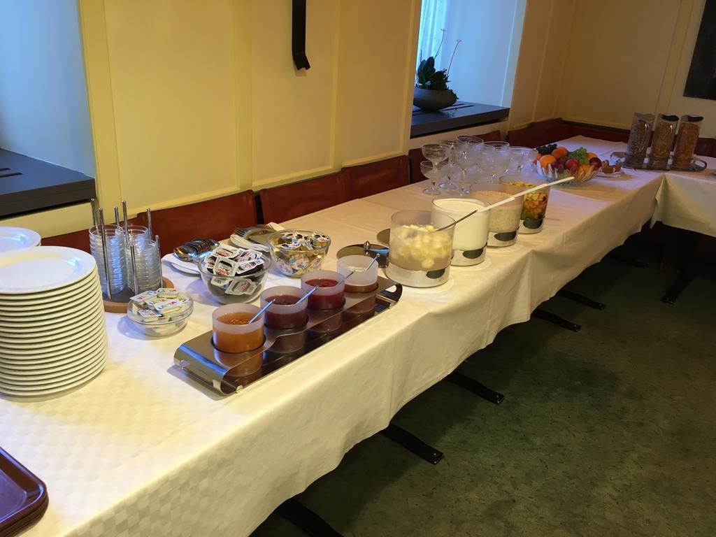 Poschiavo Suisse Hotel & Traditional Fondue Stube Bagian luar foto