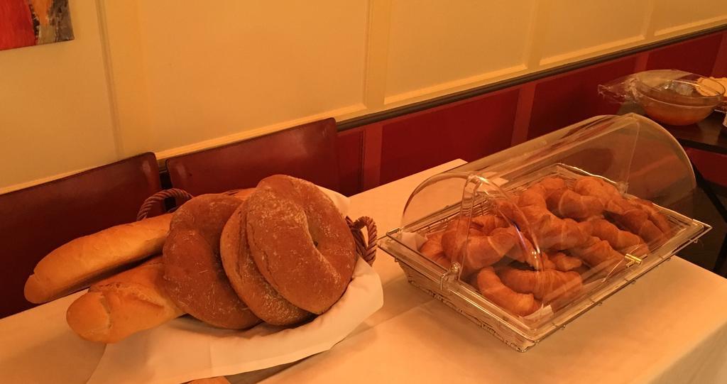 Poschiavo Suisse Hotel & Traditional Fondue Stube Bagian luar foto