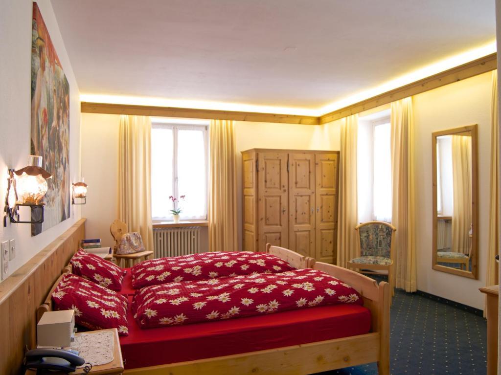 Poschiavo Suisse Hotel Ruang foto