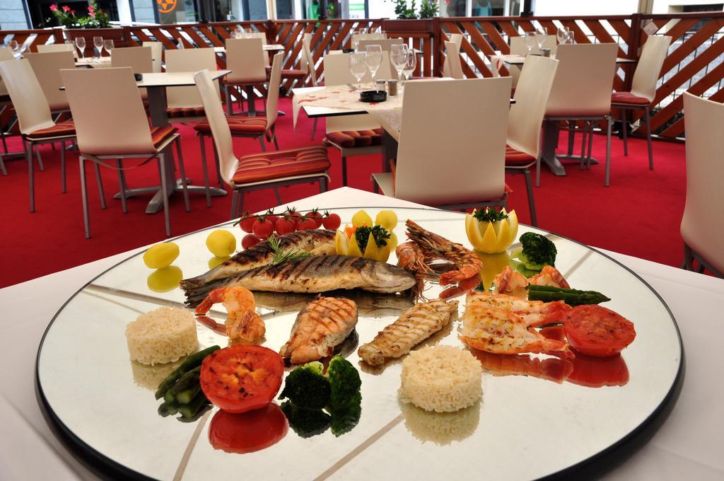 Poschiavo Suisse Hotel & Traditional Fondue Stube Bagian luar foto